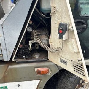 foto 4x4 AUSA B200H 5t komunal special zima zamiatarka syparka plug