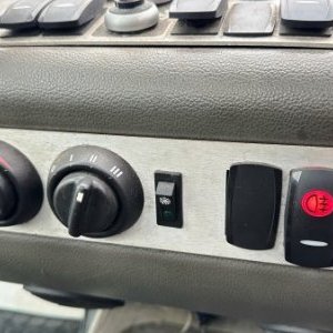 foto 4x4 AUSA B200H 5t komunal special zima zamiatarka syparka plug